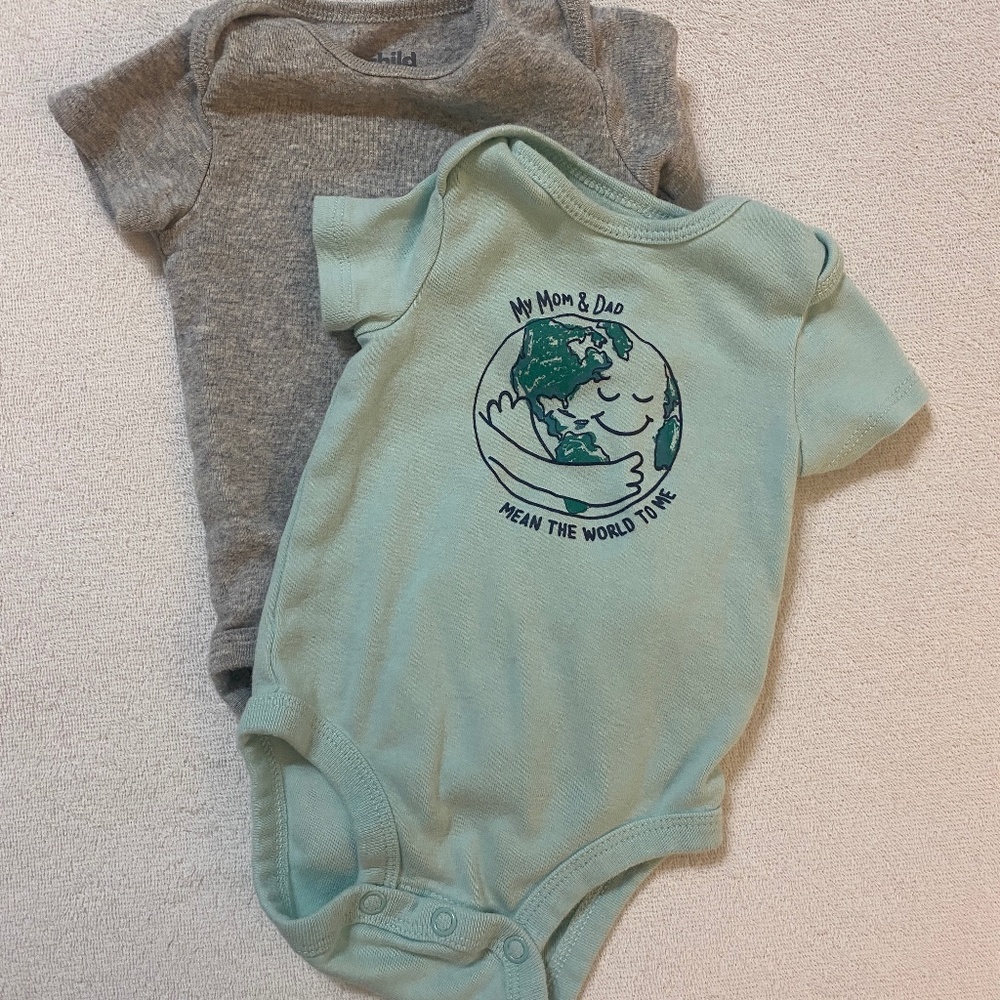 Carter's "My Mom & Dad Mean the World to Me" Bodysuit Set